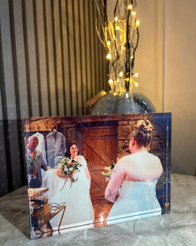 Glass Photo Block with 3D effect and vivid sublimation printing for elegant photo display